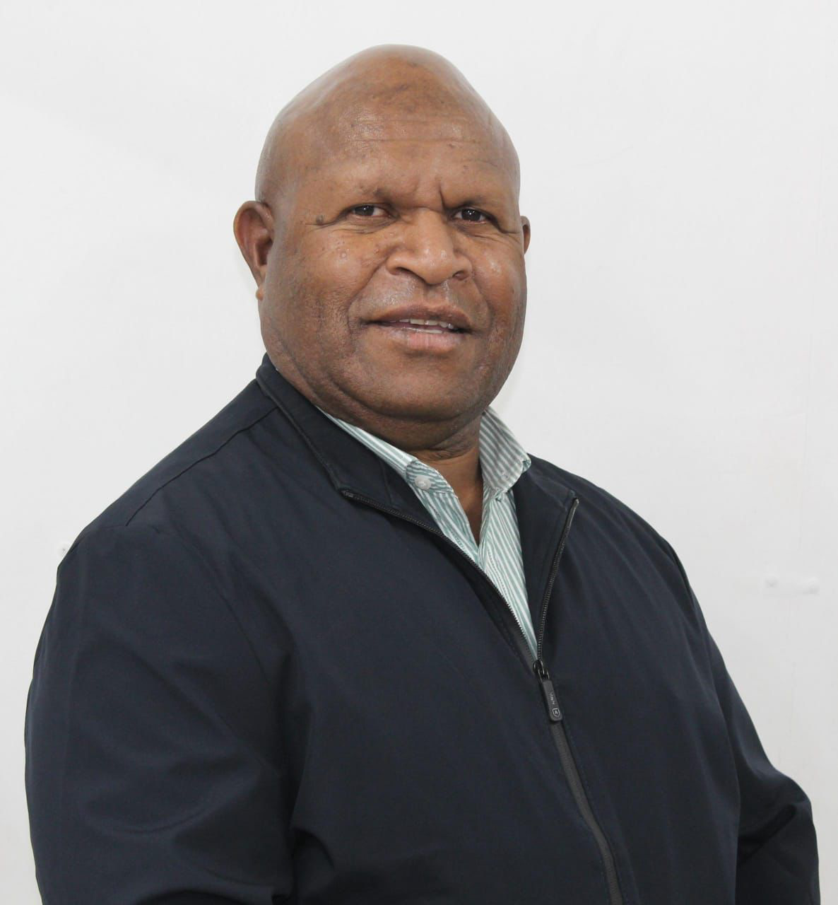 Dr. Nimo Kama, DIS